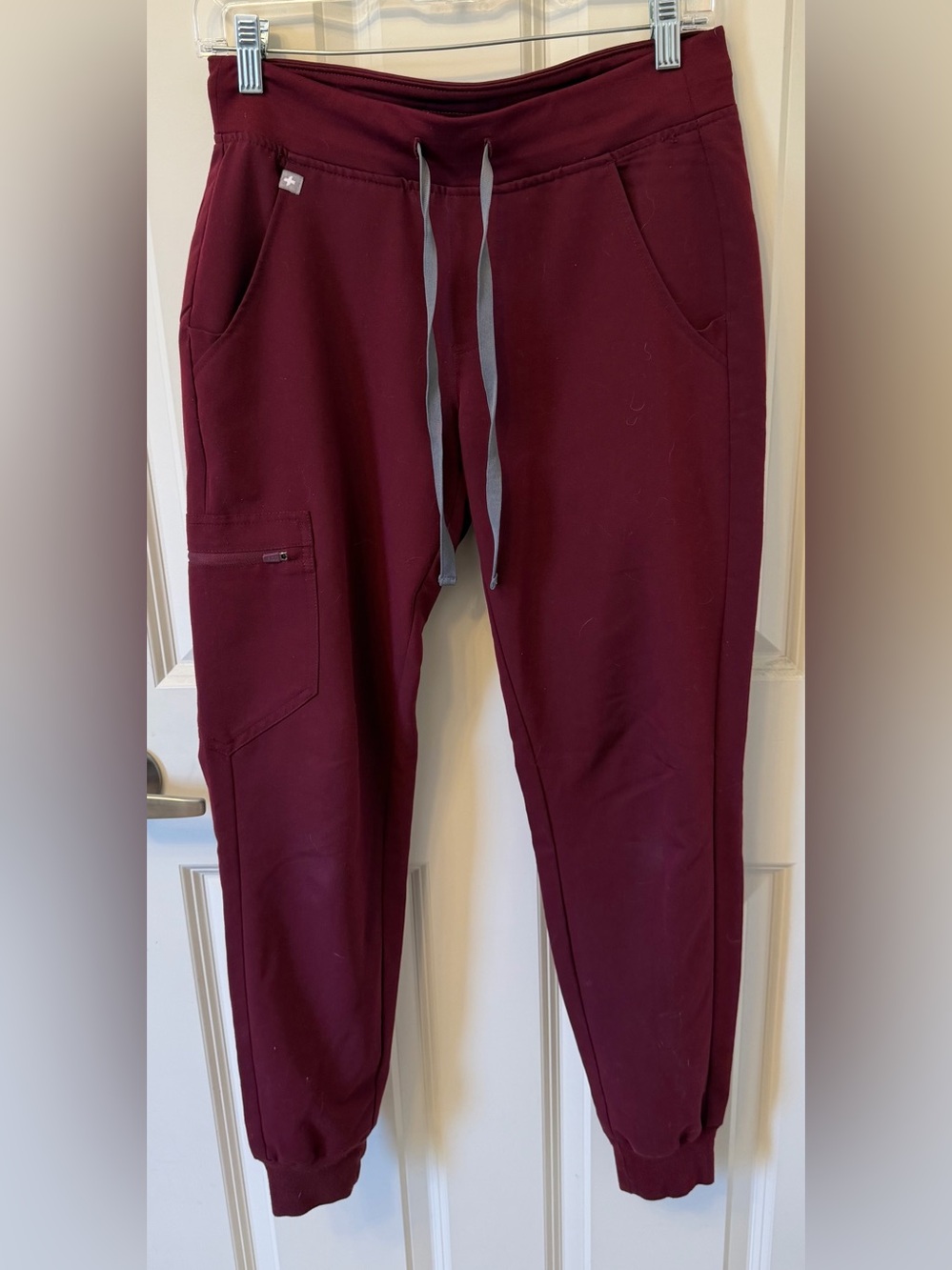 Figs Women’s Zamora Jogger Scrub Bottoms, Burgundy, Size XS